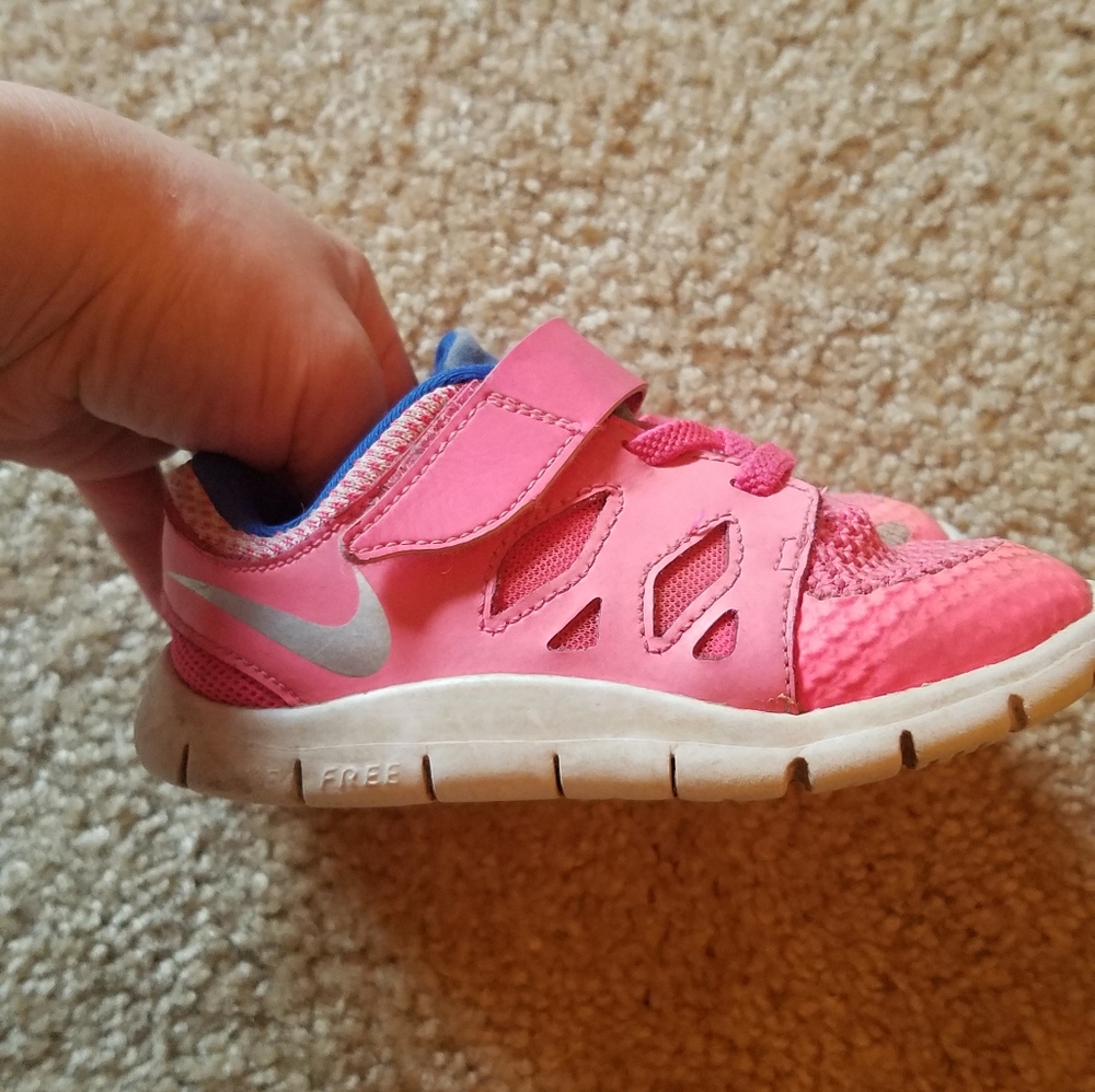 Girls nike sneakers